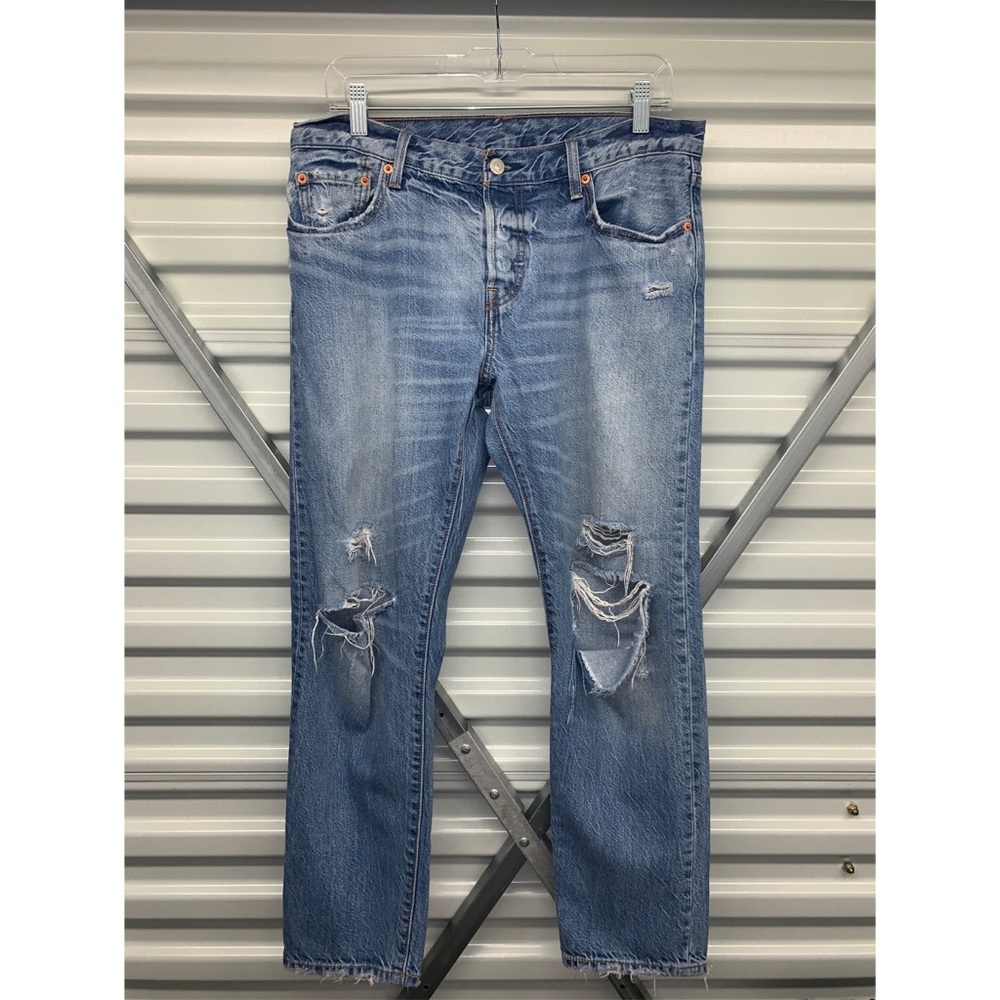 NWOT Levi Girlfriend Jeans